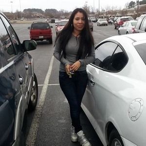 Meet your Posher, Yaneth